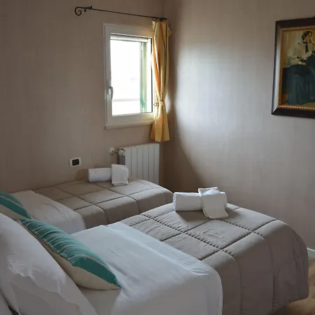 Le Stanze Del Console Bed & Breakfast 3*