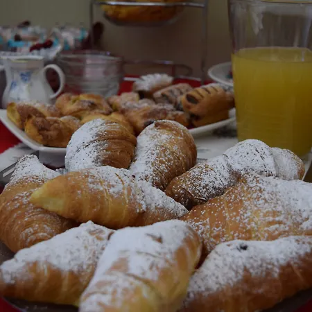 Le Stanze Del Console Bed & Breakfast Gravina in Puglia