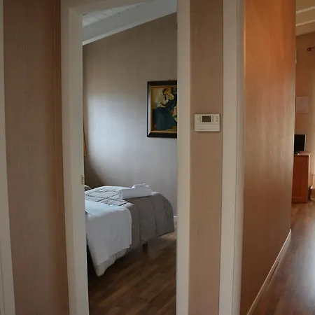 Le Stanze Del Console Bed & Breakfast 3*