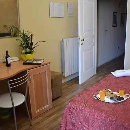 Le Stanze Del Console Bed & Breakfast 3*